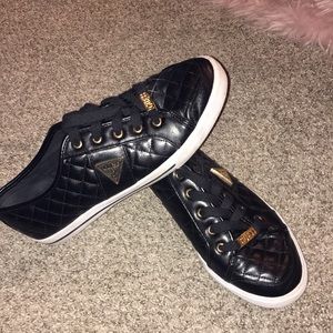 Guess shoes sz 9